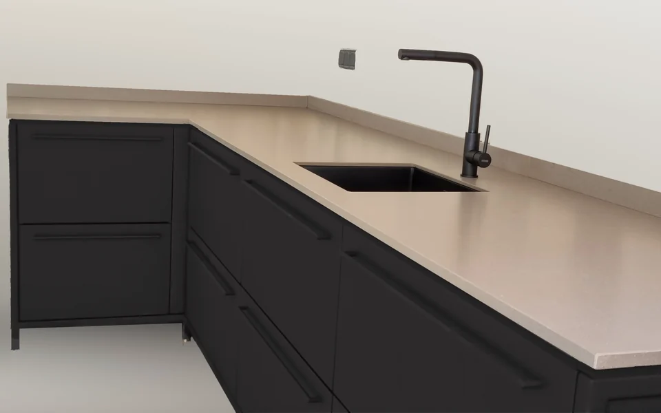 Buitenkeuken met zwarte fronten, impressie van de kleur
